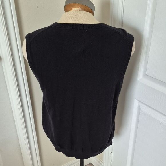 Izod Black V-Neck Vest - Picture 3 of 16